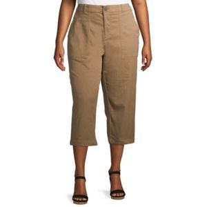 NWT Terra & Sky Plus Size Utility Pocket Capris 26W